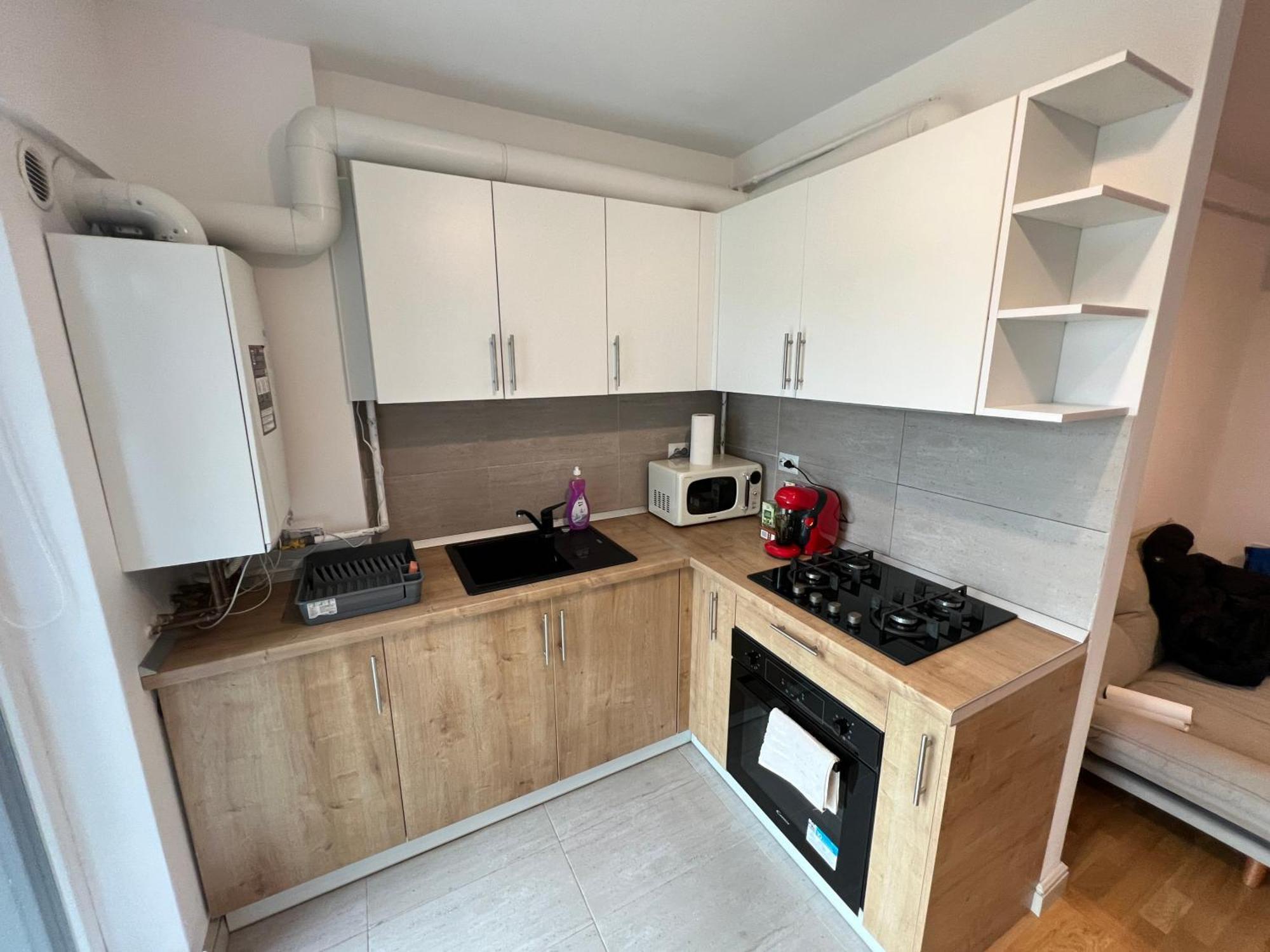 Airport Flyhub Chic Apartment Яссы Экстерьер фото